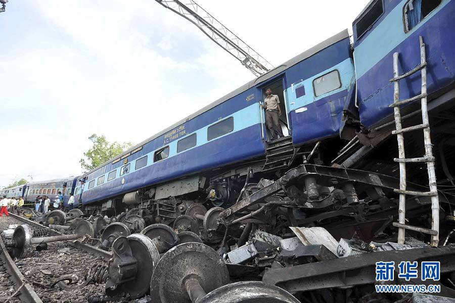 印度火车事故频发 阿萨姆邦发生火车炸弹爆炸