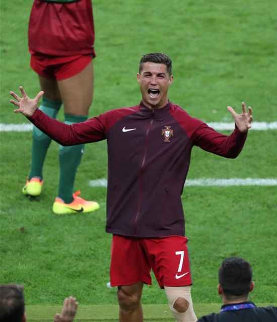 葡萄牙加时胜法国首夺欧洲冠军 C罗悲情伤退仍